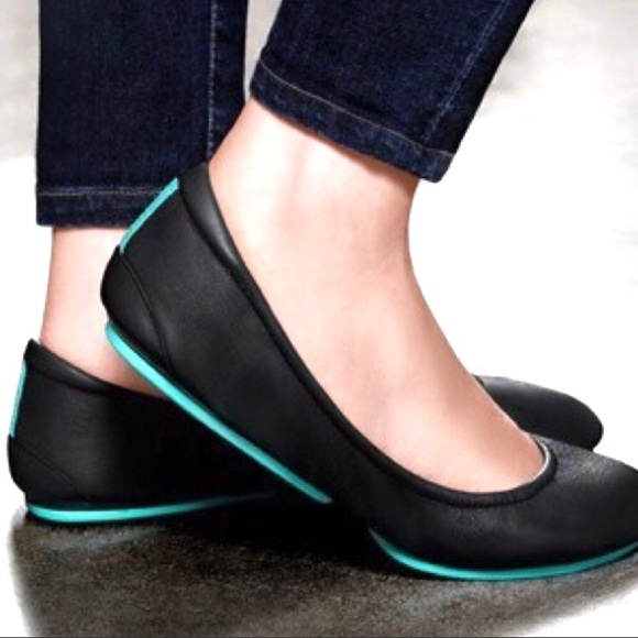 Tieks Shoes - TIEKS Matte Black Ballet Flats Size 8